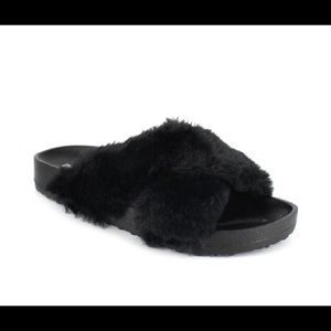 WOMEN'S UNIONBAY LUXE FUZZY SLIDES